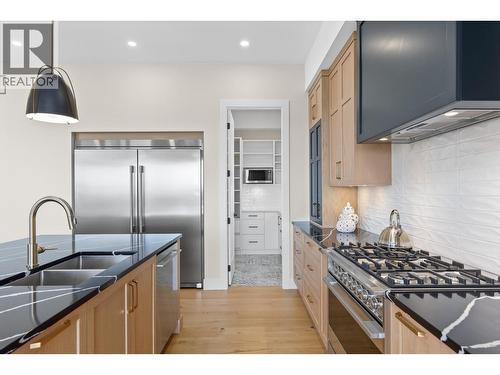 Kitchen - 4964 Bucktail Lane, Kelowna, BC - Indoor Photo Showing Kitchen With Double Sink With Upgraded Kitchen