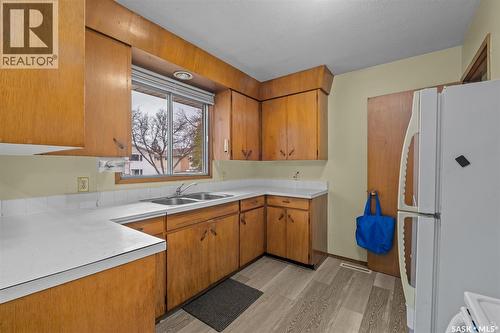 441 28Th Street E, Prince Albert, SK - Indoor Photo Showing Kitchen With Double Sink