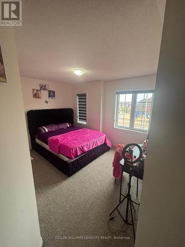 2300 Grainger Loop, Innisfil, ON - Indoor Photo Showing Bedroom