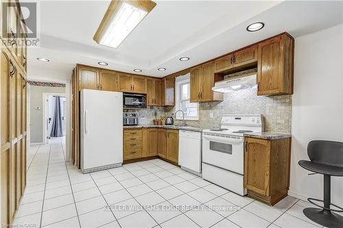 1470 Fisher Avenue, Burlington, ON - Indoor Photo Showing Kitchen