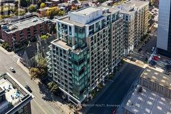 413 - 238 BESSERER STREET  Ottawa, ON K1N 6B1