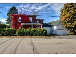 33-35 Queen ST  Sussex, NB E4E 2A6