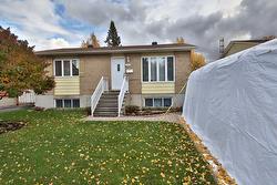 3819 Rue Sirois  Longueuil (Saint-Hubert), QC J3Y 7B7