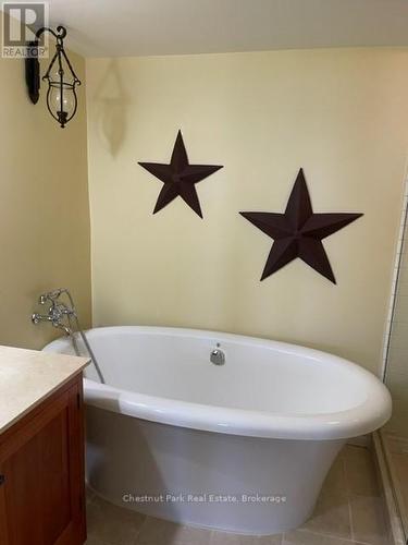 850 Suncrest Circle, Collingwood, ON - Indoor Photo Showing Bathroom