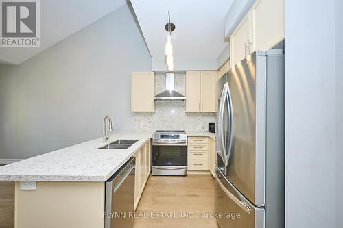 160 Anne Street, Niagara-On-The-Lake, ON - Indoor Photo Showing Kitchen With Double Sink With Upgraded Kitchen