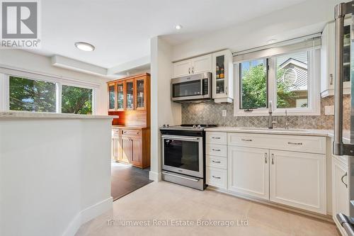 64 - 941 Gordon Street, Guelph (Kortright West), ON - Indoor Photo Showing Kitchen