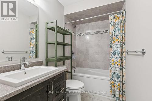 525 Rowers Way, Ottawa, ON - Indoor Photo Showing Bathroom