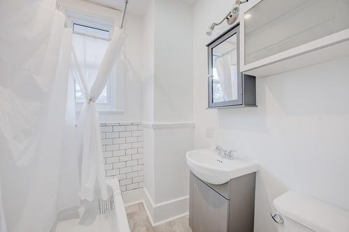 Bathroom - 87 Rue Galt, Montréal (Verdun/Île-Des-Soeurs), QC - Indoor Photo Showing Bathroom