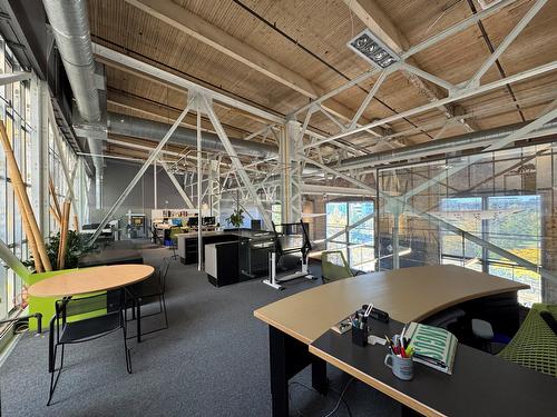 Mezzanine - 220-2600 Rue William-Tremblay, Montréal (Rosemont/La Petite-Patrie), QC - Indoor