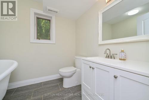 5 Cedar Drive, Caledon, ON - Indoor Photo Showing Bathroom