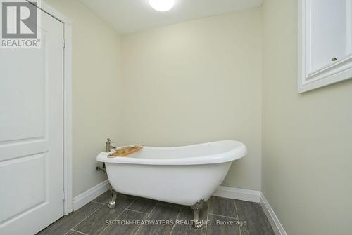 5 Cedar Drive, Caledon, ON - Indoor Photo Showing Bathroom