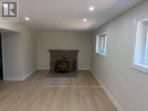 5 Cedar Drive, Caledon, ON - Indoor With Fireplace