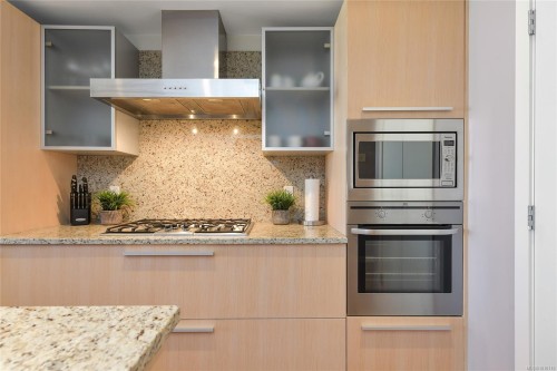 1003-707 Courtney St, Victoria, BC - Indoor Photo Showing Kitchen With Upgraded Kitchen