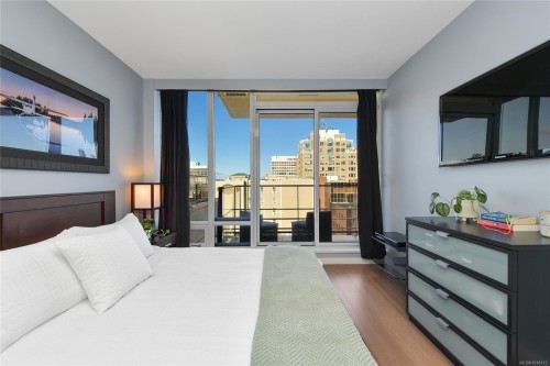 1003-707 Courtney St, Victoria, BC - Indoor Photo Showing Bedroom