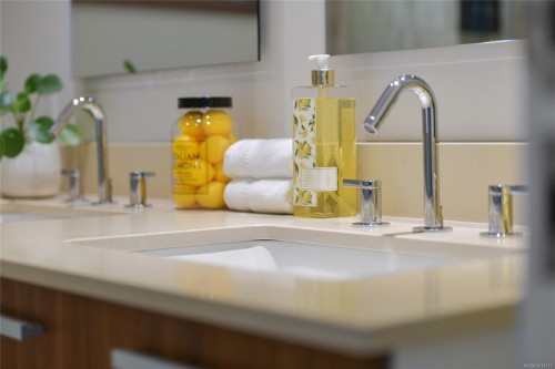 1003-707 Courtney St, Victoria, BC - Indoor