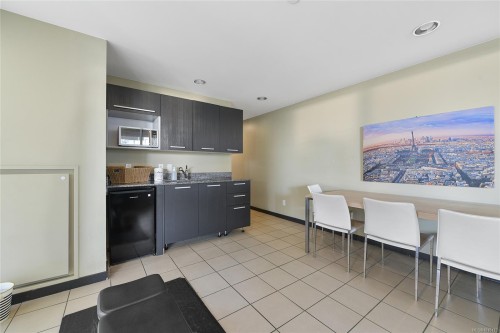 1003-707 Courtney St, Victoria, BC - Indoor Photo Showing Kitchen