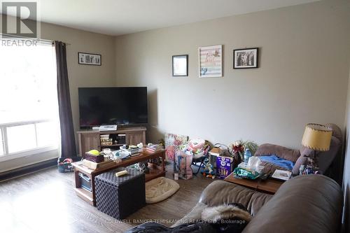 141-143 Station Street, Temiskaming Shores (Haileybury), ON - Indoor Photo Showing Living Room