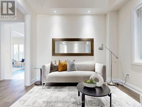 19 Aida Place, Richmond Hill, ON - Indoor