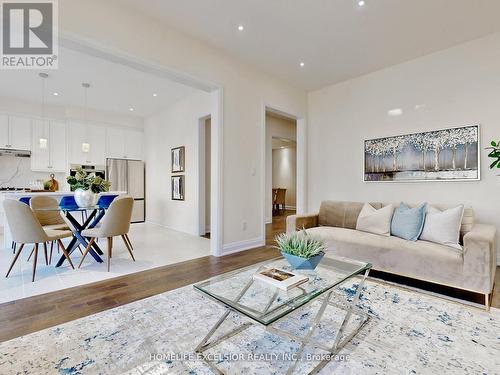 19 Aida Place, Richmond Hill, ON - Indoor Photo Showing Living Room