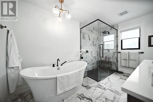 1894 Fountain Grass Drive, London South (South B), ON - Indoor Photo Showing Bathroom