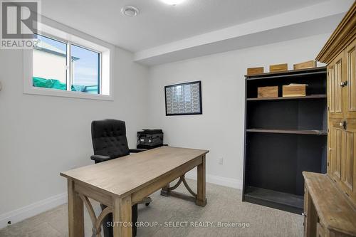 1894 Fountain Grass Drive, London South (South B), ON - Indoor Photo Showing Office