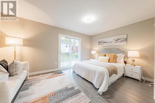 109 Meadowbank Road, Newmarket, ON - Indoor Photo Showing Bedroom