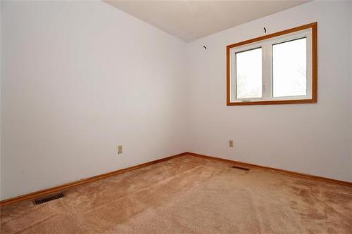 843 Templeton Ave, Winnipeg, MB 