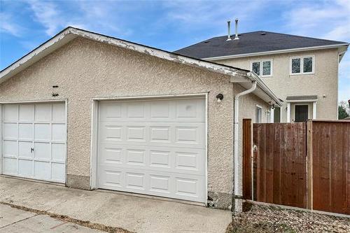 843 Templeton Ave, Winnipeg, MB 