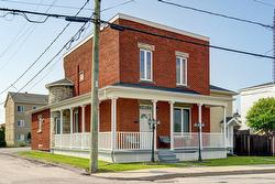 238 Rue Alphonse-Desjardins  Salaberry-De-Valleyfield, QC J6S 2N9