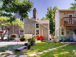 17 George Street  Shelburne, NS B0T 1W0