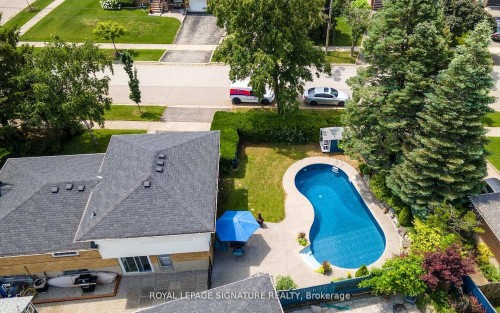 1469 Hillgrove Road, Mississauga, ON - Outdoor With In Ground Pool