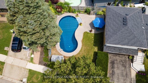 1469 Hillgrove Road, Mississauga, ON - Outdoor With In Ground Pool