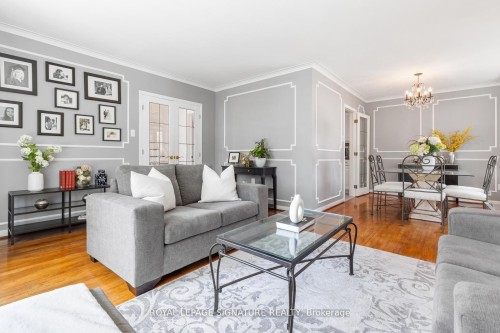 1469 Hillgrove Road, Mississauga, ON - Indoor Photo Showing Living Room