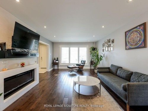281 Mcgill Street, Mississauga, ON - Indoor Photo Showing Living Room