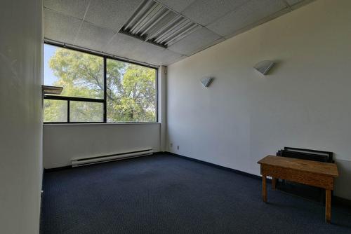Office - 900 Rue Jean-Talon O., Montréal (Villeray/Saint-Michel/Parc-Extension), QC 