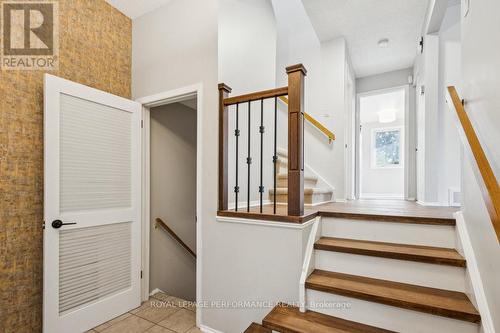 8 Gillespie Crescent, Ottawa, ON - Indoor Photo Showing Other Room