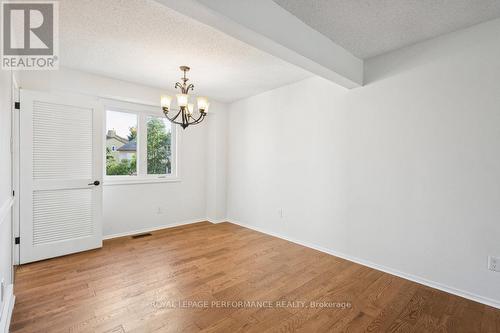 8 Gillespie Crescent, Ottawa, ON - Indoor Photo Showing Other Room