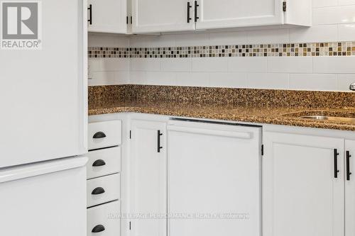 8 Gillespie Crescent, Ottawa, ON - Indoor Photo Showing Kitchen