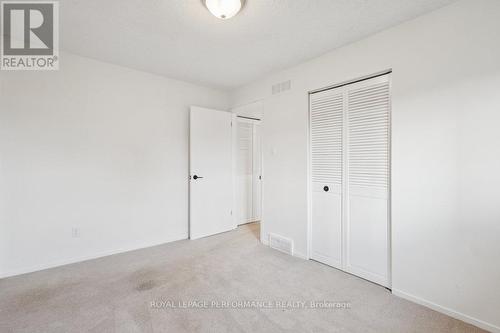 8 Gillespie Crescent, Ottawa, ON - Indoor Photo Showing Other Room