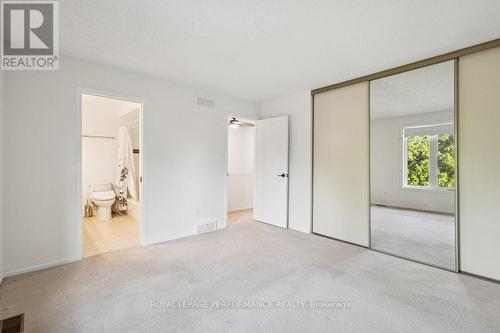 8 Gillespie Crescent, Ottawa, ON - Indoor Photo Showing Other Room