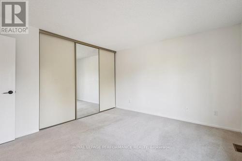 8 Gillespie Crescent, Ottawa, ON - Indoor Photo Showing Other Room