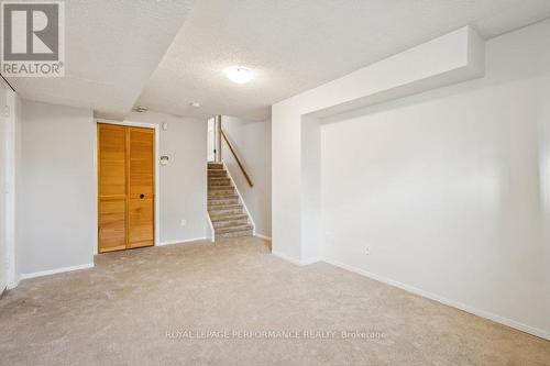 8 Gillespie Crescent, Ottawa, ON - Indoor Photo Showing Other Room