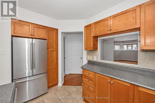 2 - 80 Briargate Private, Ottawa, ON - Indoor Photo Showing Kitchen