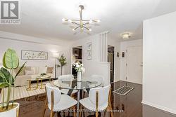 313 - 135 HILLCREST AVENUE  Mississauga, ON L5B 4B1