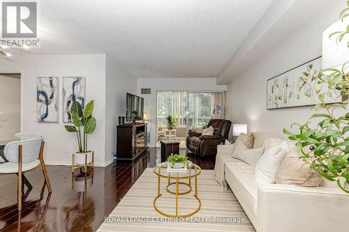 313 - 135 Hillcrest Avenue, Mississauga, ON - Indoor Photo Showing Living Room