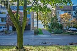 2063 WATERS EDGE DRIVE  Oakville, ON L6L 1A3
