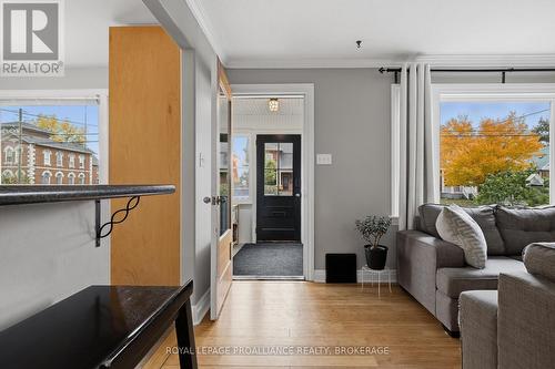 225 East Street, Greater Napanee (Greater Napanee), ON - Indoor Photo Showing Living Room