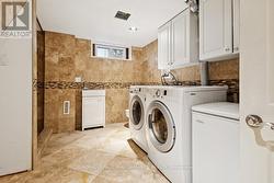 Laundry room / bathroom - 