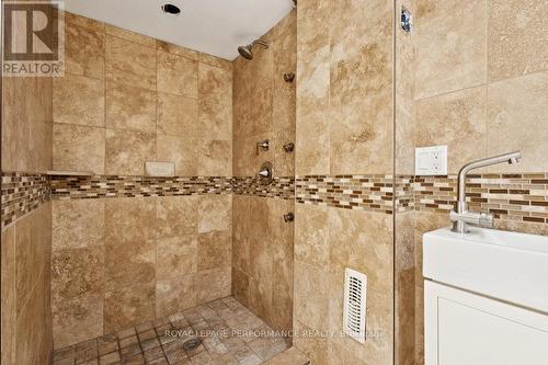 Laundry room / bathroom - 1834 Russell Road, Ottawa, ON - Indoor Photo Showing Bathroom