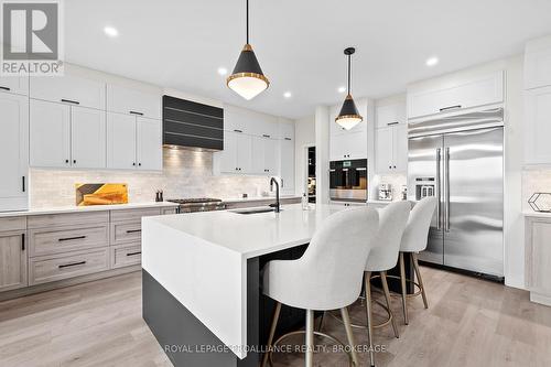 832 Windermere Drive, Kingston (City Northwest), ON - Indoor Photo Showing Kitchen With Upgraded Kitchen
